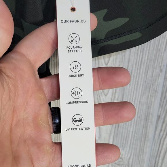 Good American Performance - The Iron Crop Top, Camo Print, New With Tags, Size 5 - Picture 6 of 13